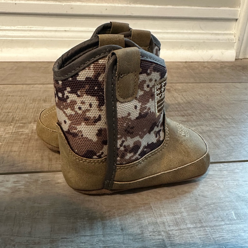 Ariat infant American Flag cowboy boots worn once